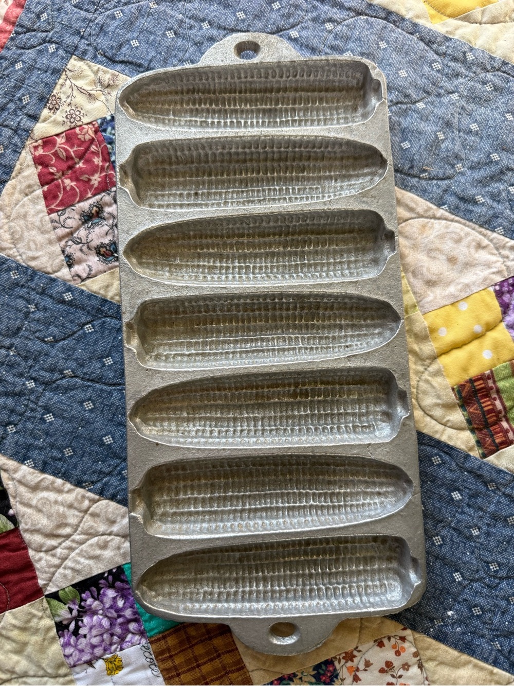 Vintage Cast Aluminum Corn Stick Pan in Silver